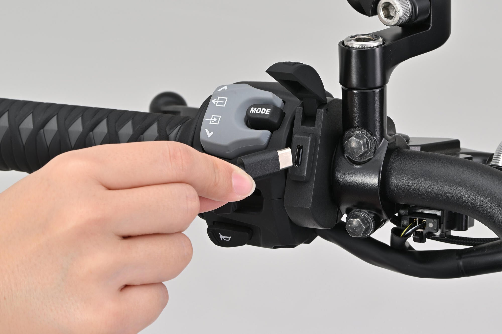 Daytona usb-stopcontact slim-mount-alu . usb-slim-mount aluminum t sw 18w