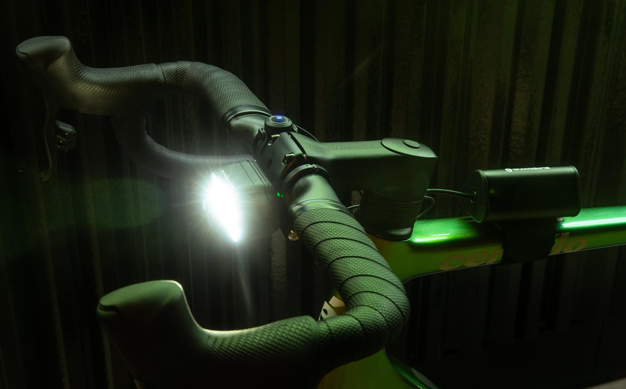 Supernova scheinwerfer b54 pro battery-powered b54 pro without battery