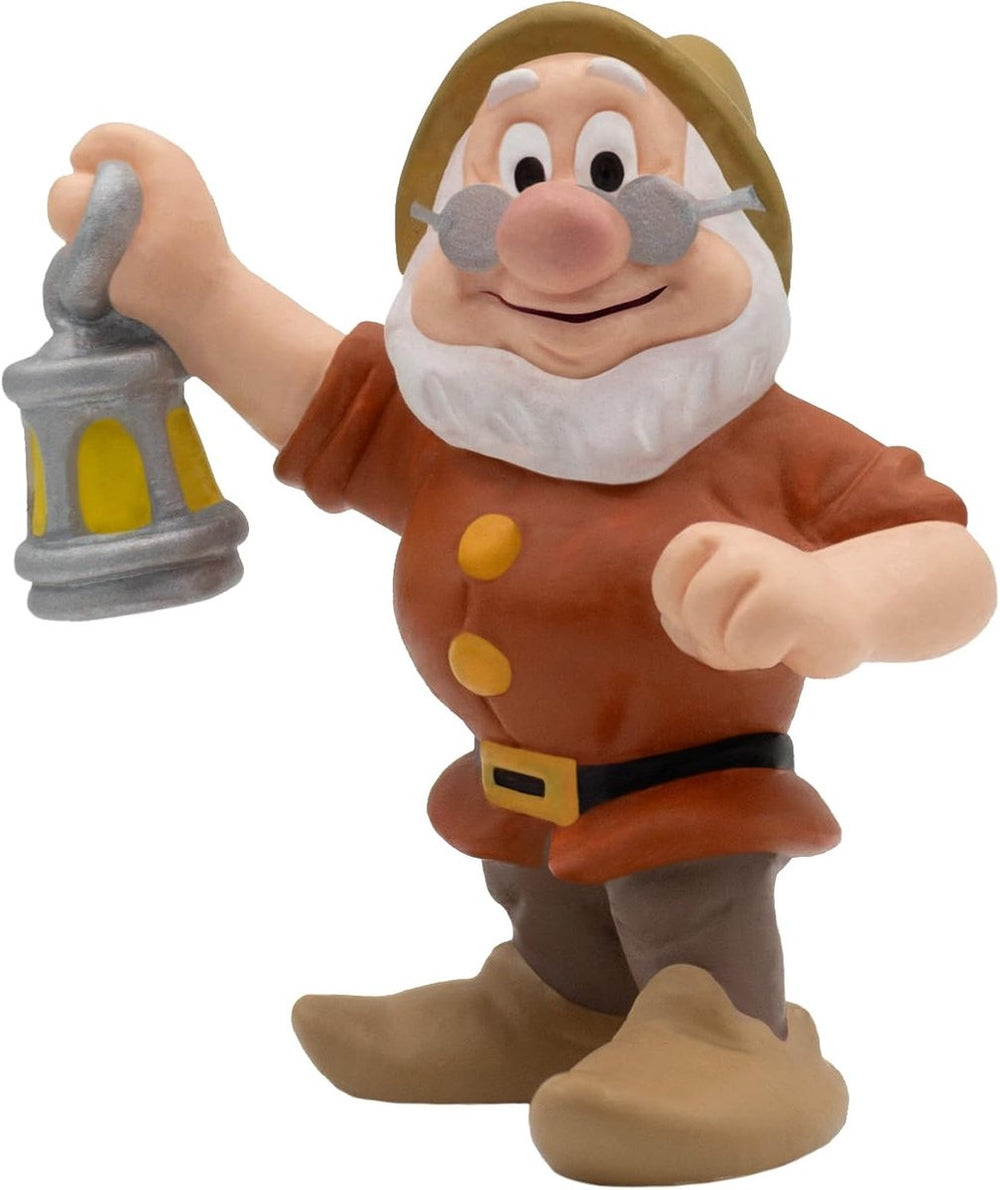 Bullyland 12476 – speelfiguur en verzamelfiguur doc (héél wijze) uit sneeuwwitje, ca. 5,4 cm – levensecht en detailrijk vormgegeven – ideaal als taartfiguur en klein cadeautje voor kinderen vanaf 3 jaar.