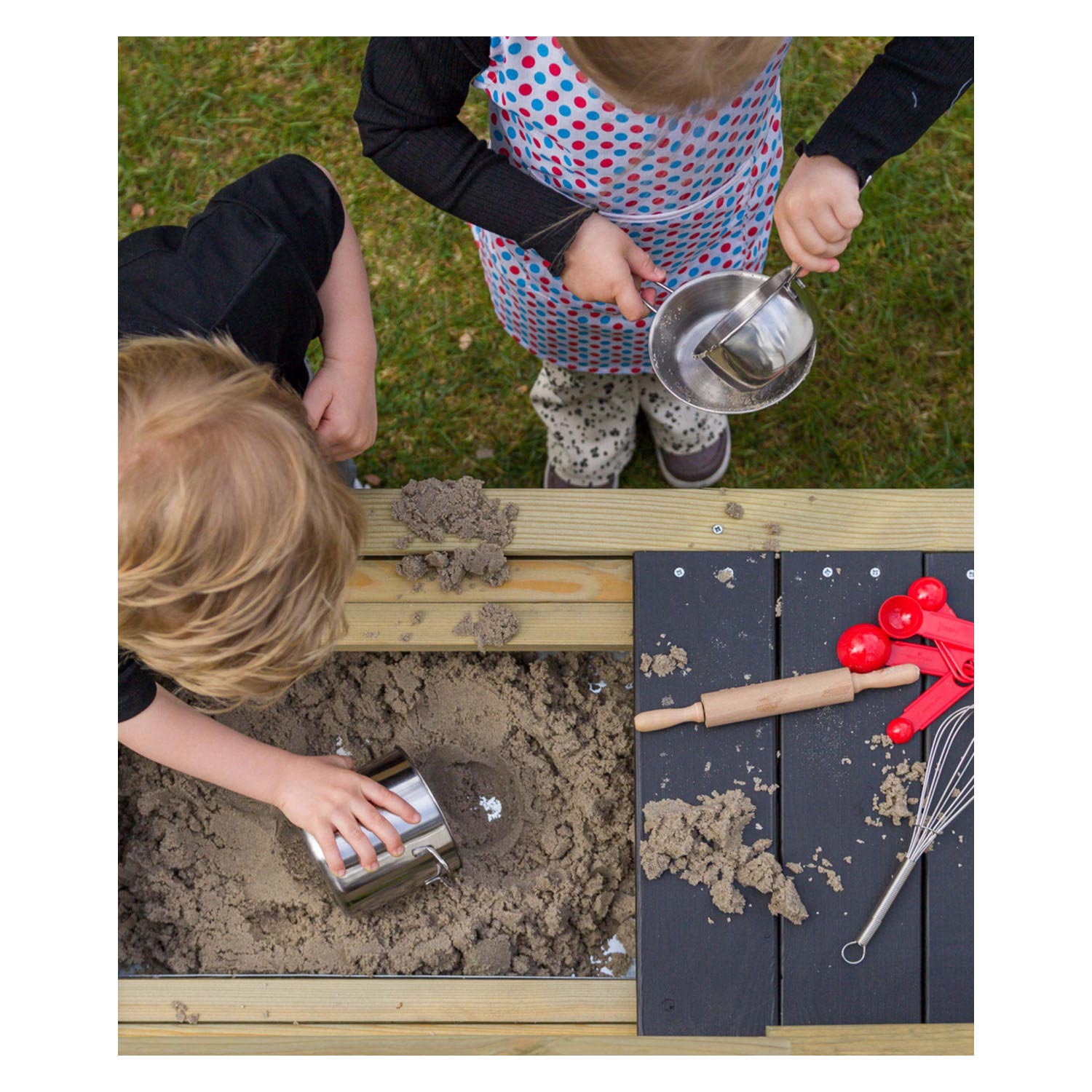 Swingende houten speelkeuken voor buiten