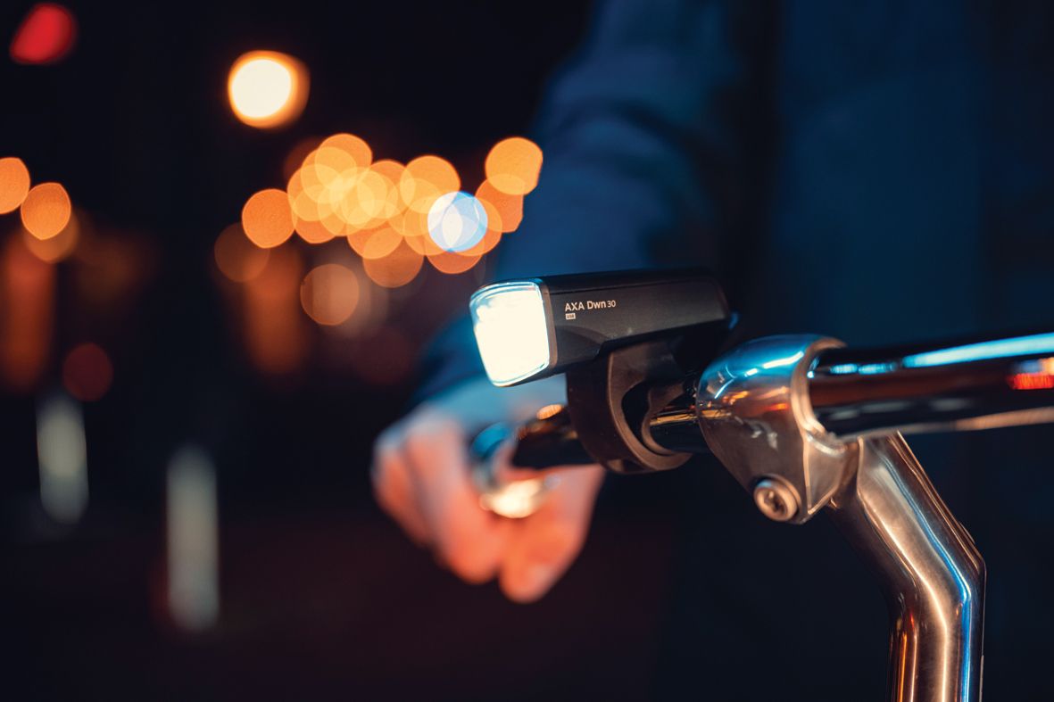 Axa koplamp dwn front 30 lux - usb-c oplaadbaar