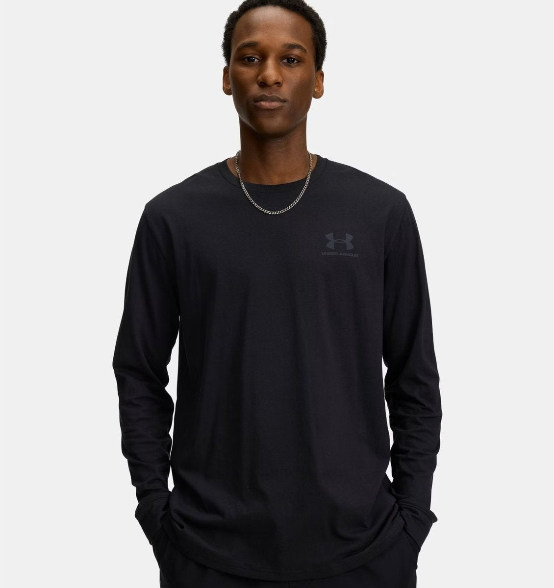 Under armour ua sportstyle left chest ls-blk heren sportshirt - zwart - pitch grijs