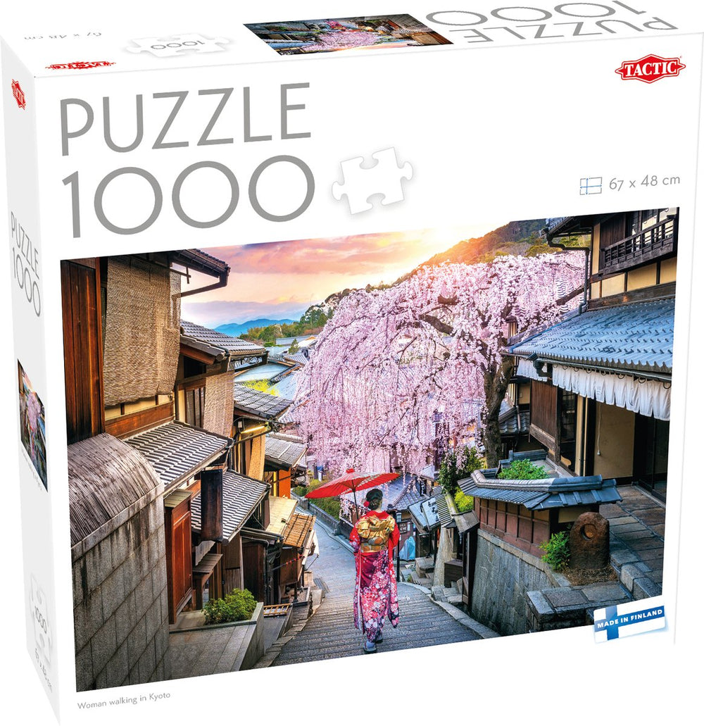 Tactic woman walking in kyoto – puzzel – 1000 stukjes – traditioneel japanse straat – sfeervolle sakura bloesem – hoogwaardige scandinavische kwaliteit