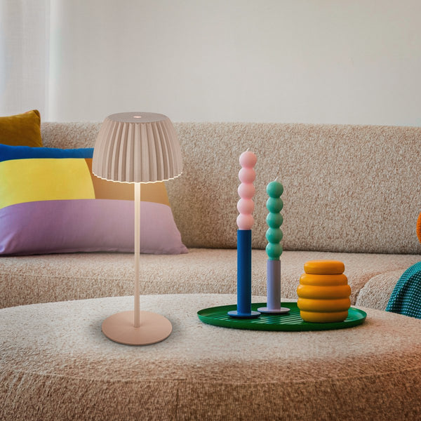 B.k.licht briloner champ - oplaadbare tafellamp - snoerloze lamp - met touch dimbaar - voor binnen en buiten - german design award winner 2025 - beige - ø14,5 x 36,5 cm