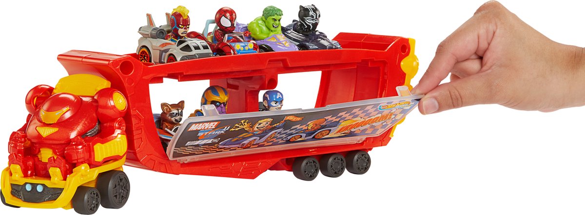 Hot Wheels racer vers hulkbuster hauler