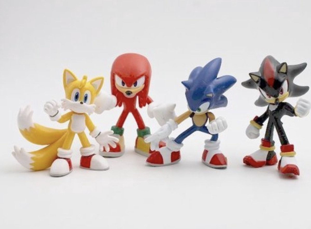 Comansi sonic the hedgehog - 4 sonic speelfiguurtjes in geschenkverpakking - sonic, shadow, knuckels en tails - 8 cm hoog.