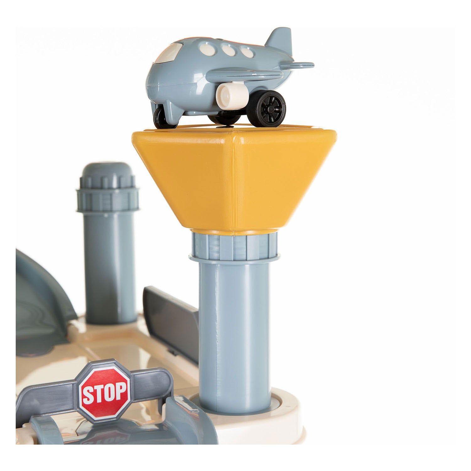 Cavallino garagetoren met 7 verdiepingen en auto's pastelkleuren