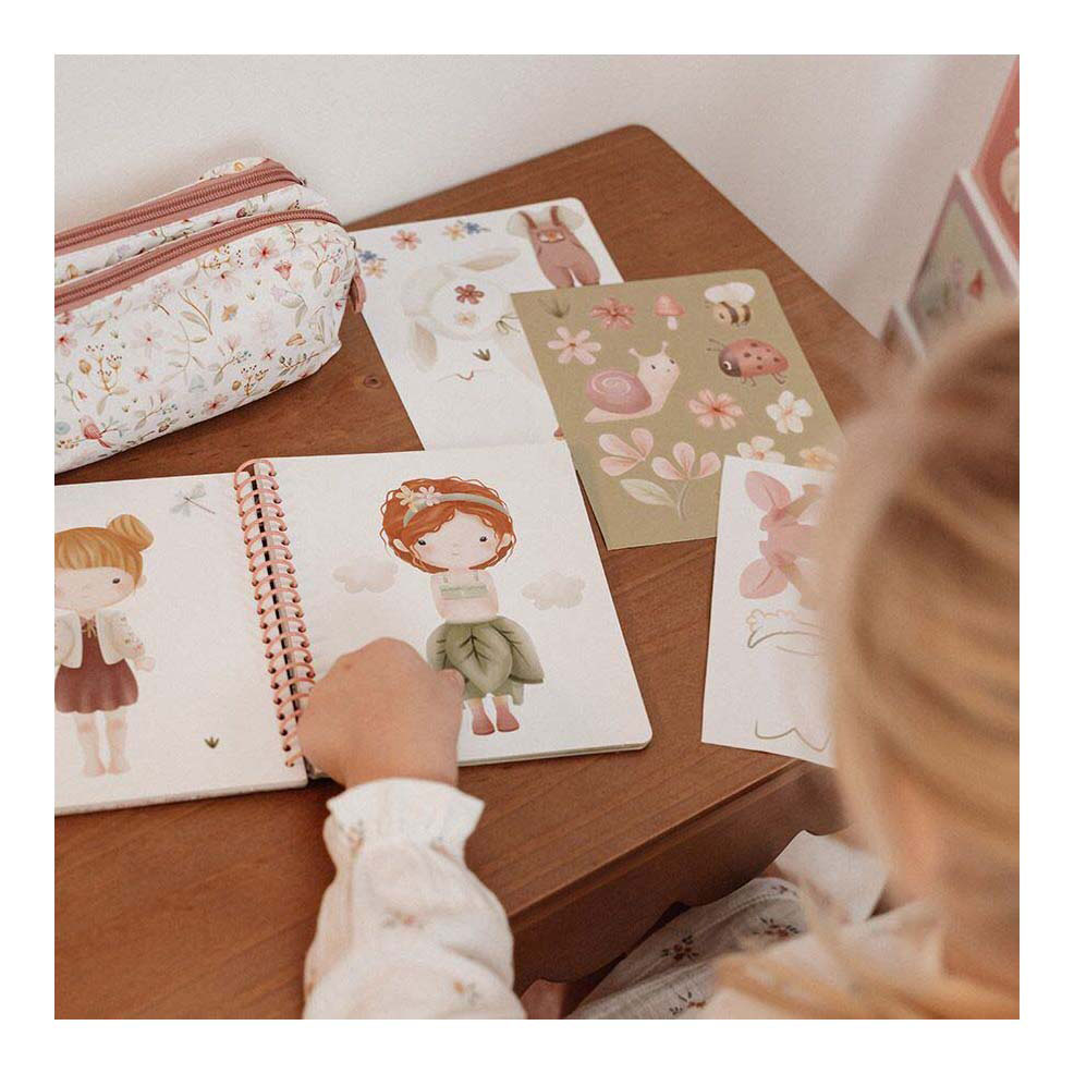Little dutch sticker- en aankleedboek dress me up rosa, fairy garden - bambolino toys creatief speelgoed - cadeau tip
