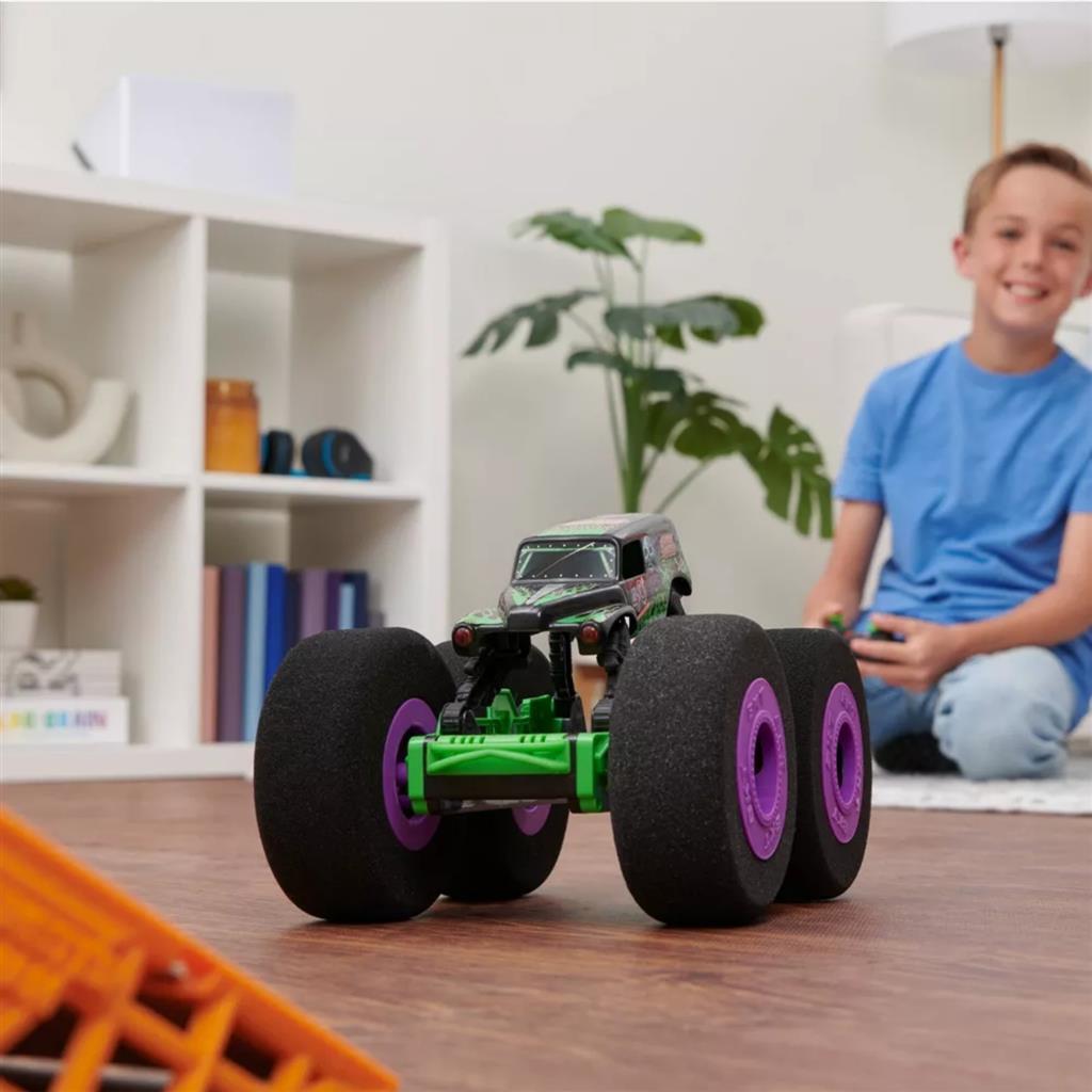 Monster Jam Monster Jam RC Grave Digger Ramp Kampioen 1:16