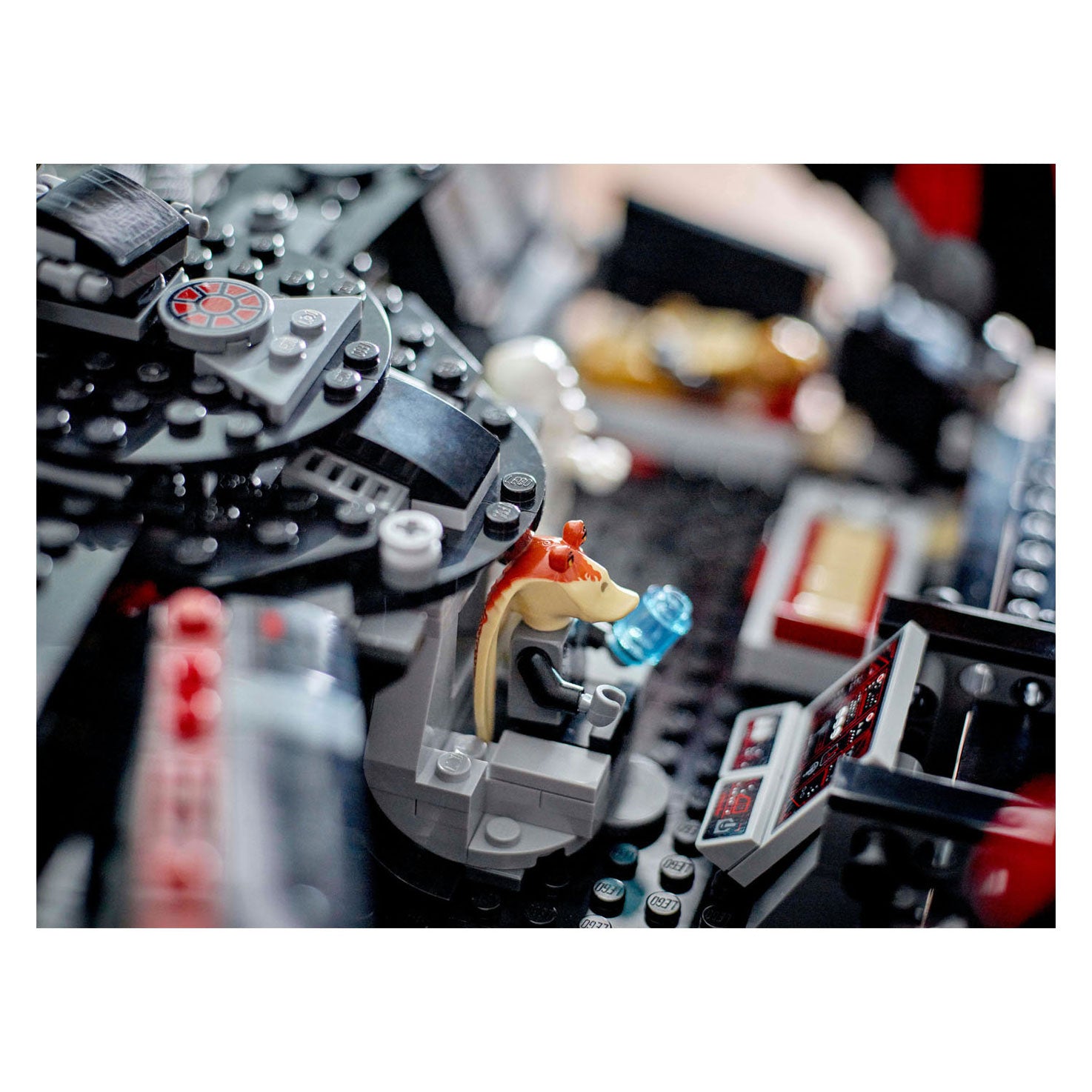Lego star wars 75389 dark falcon
