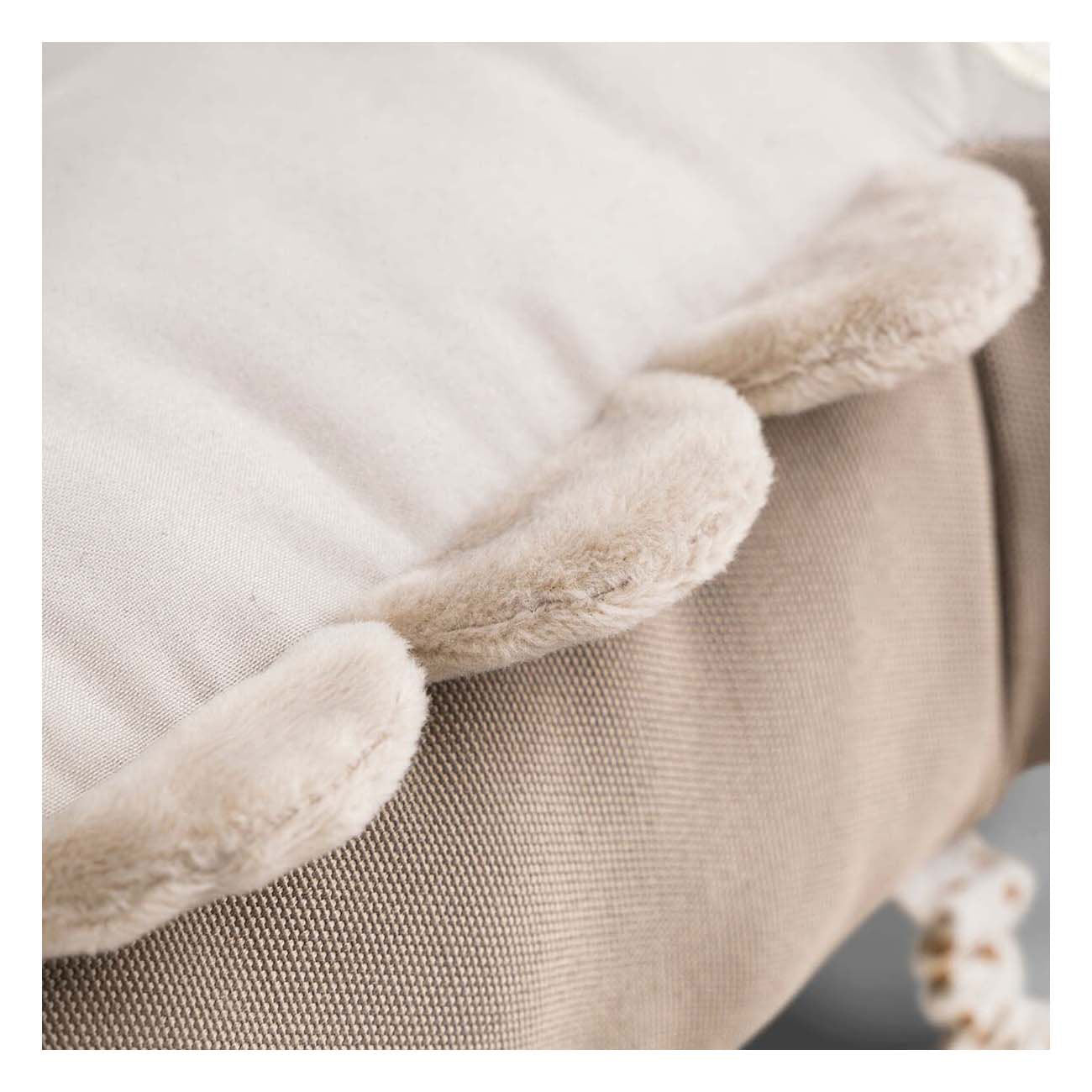 Gedaan door herten buiktijd speeltje croco beige