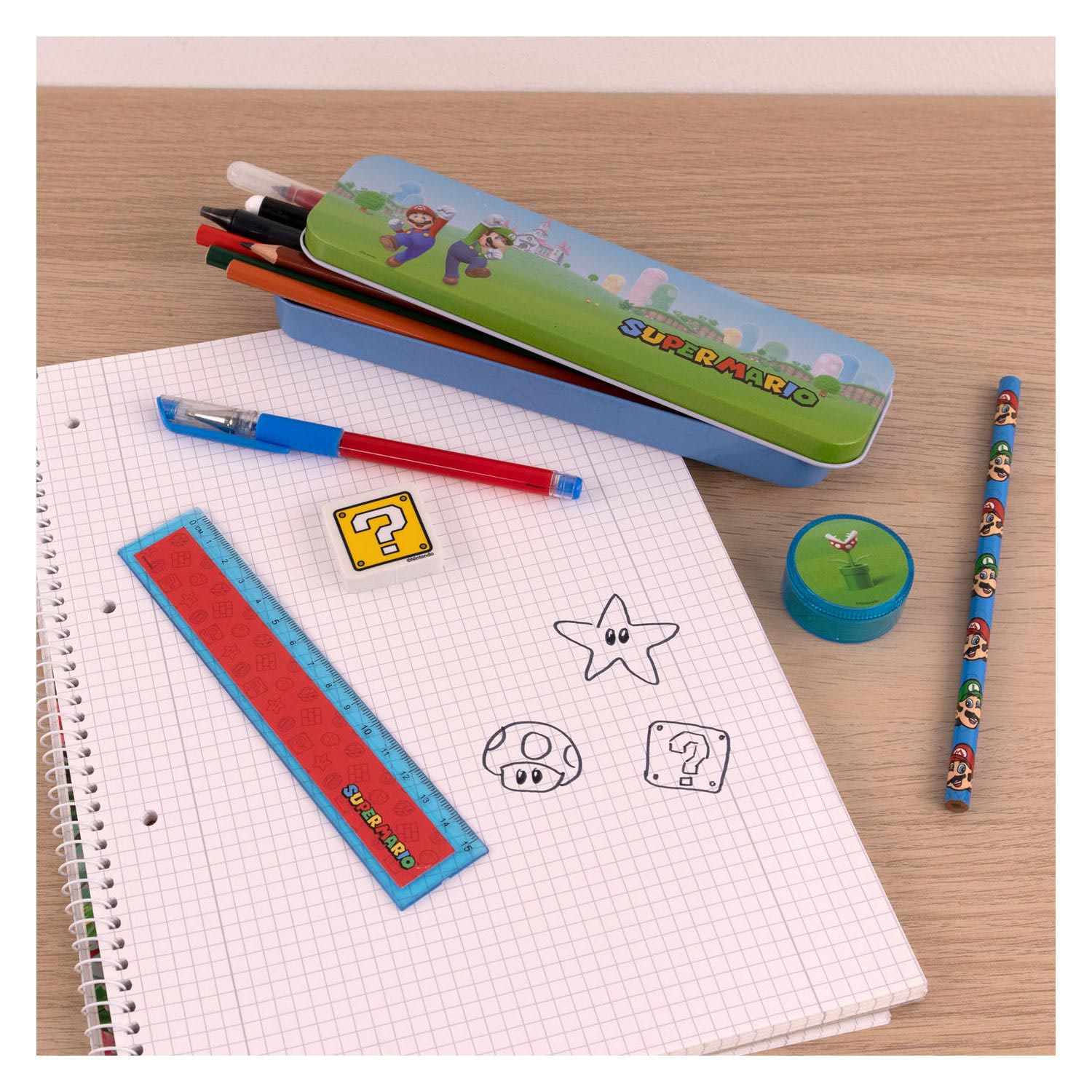 Undercover gmbh Undercover Super Mario School Set - 7-piece tin with stationery.