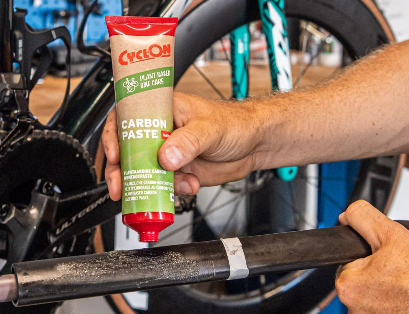 Cyclon Carbon montagepasta plant based tube 150ml