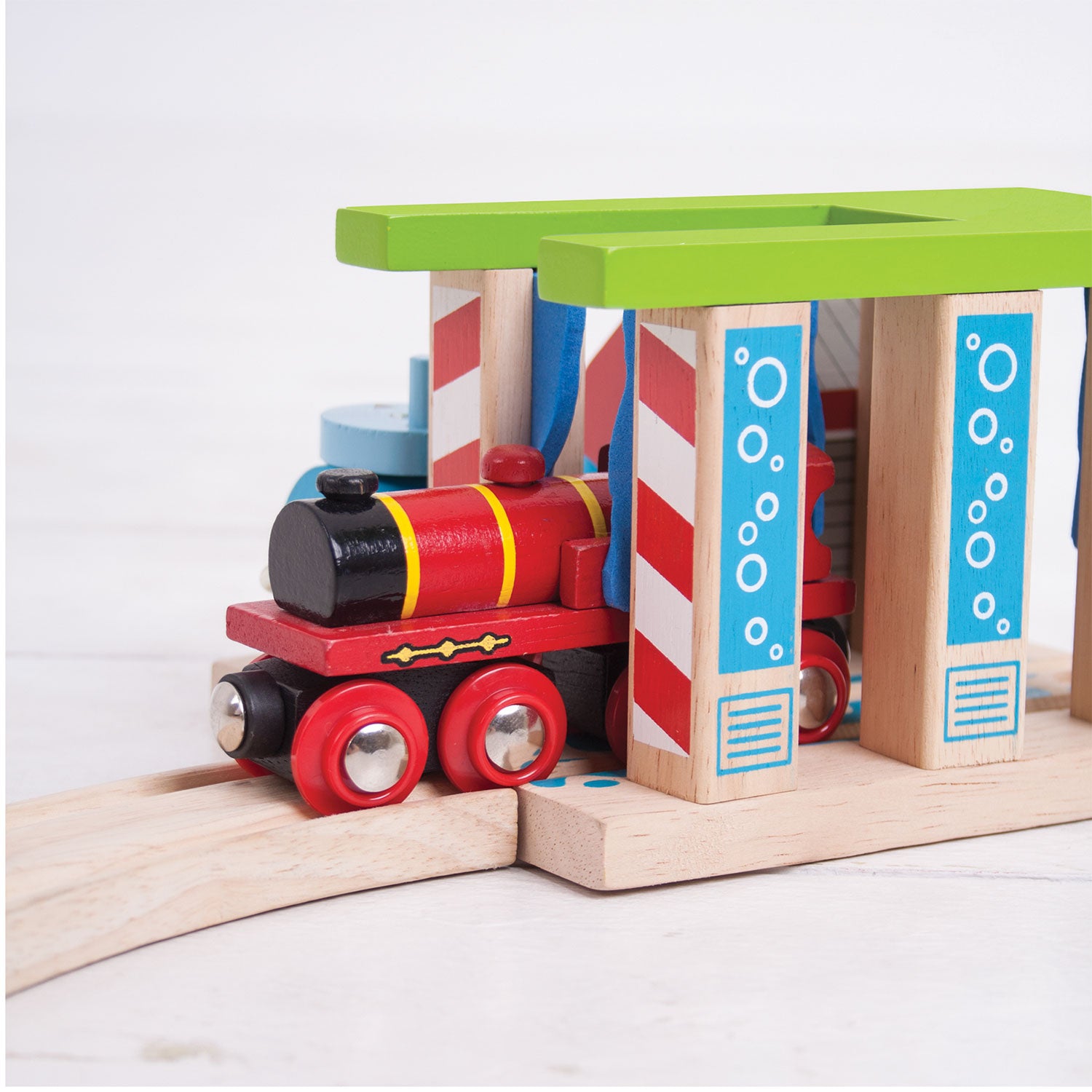 Bigjigs houten rails - wasstraat voor treinen