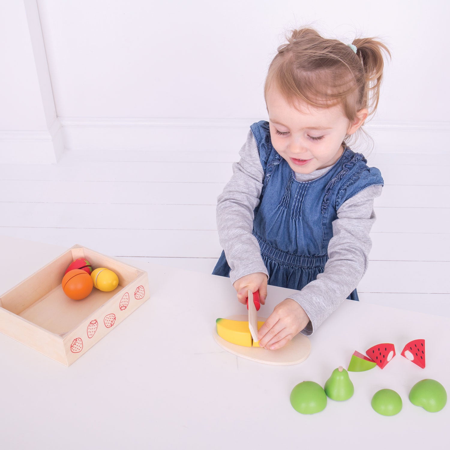 Bigjigs toys houten kistje met fruit en klittenband - mer mes en plank - bigjigs - 18-delig