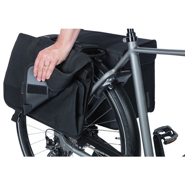 Basil Kavan Eco Classic 58L dubbele fietstas zwart