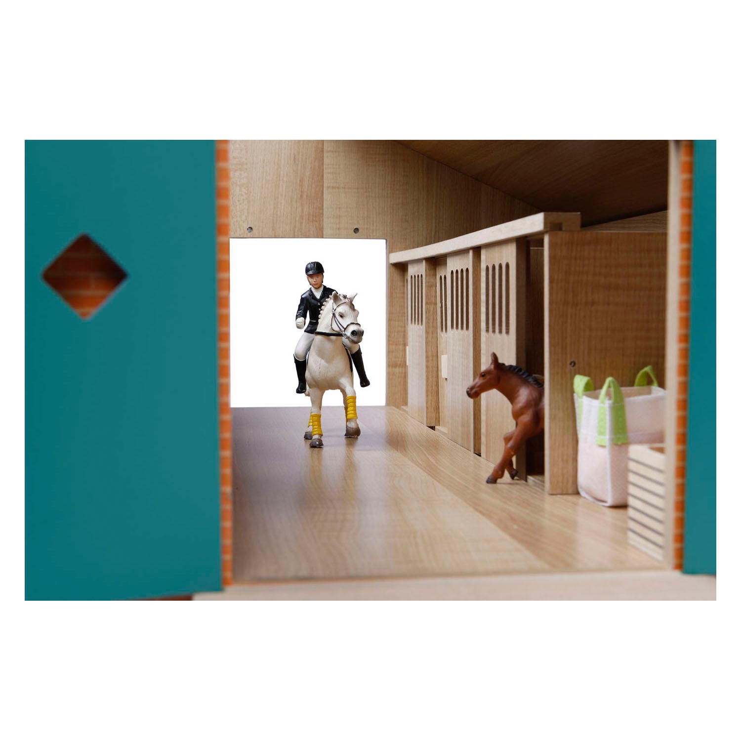 Kids Globe wooden horse stable with 7 stalls, 1:24
