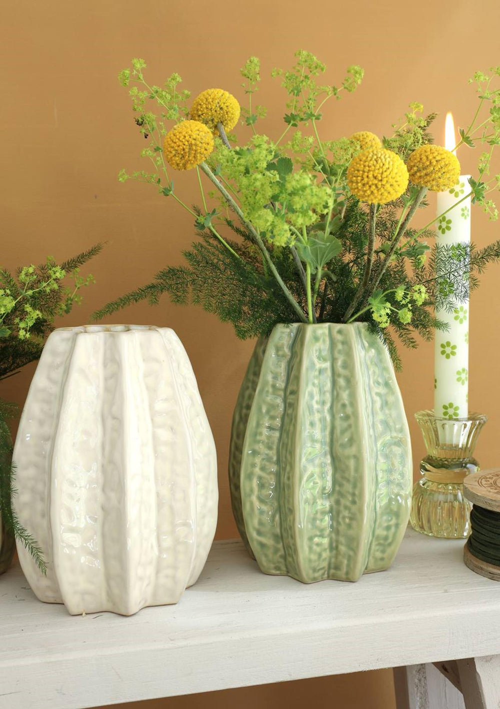 Ideas 4 seasons carambola vaas ø11,5 x h.15 cm 2 ass creme groen keramiek