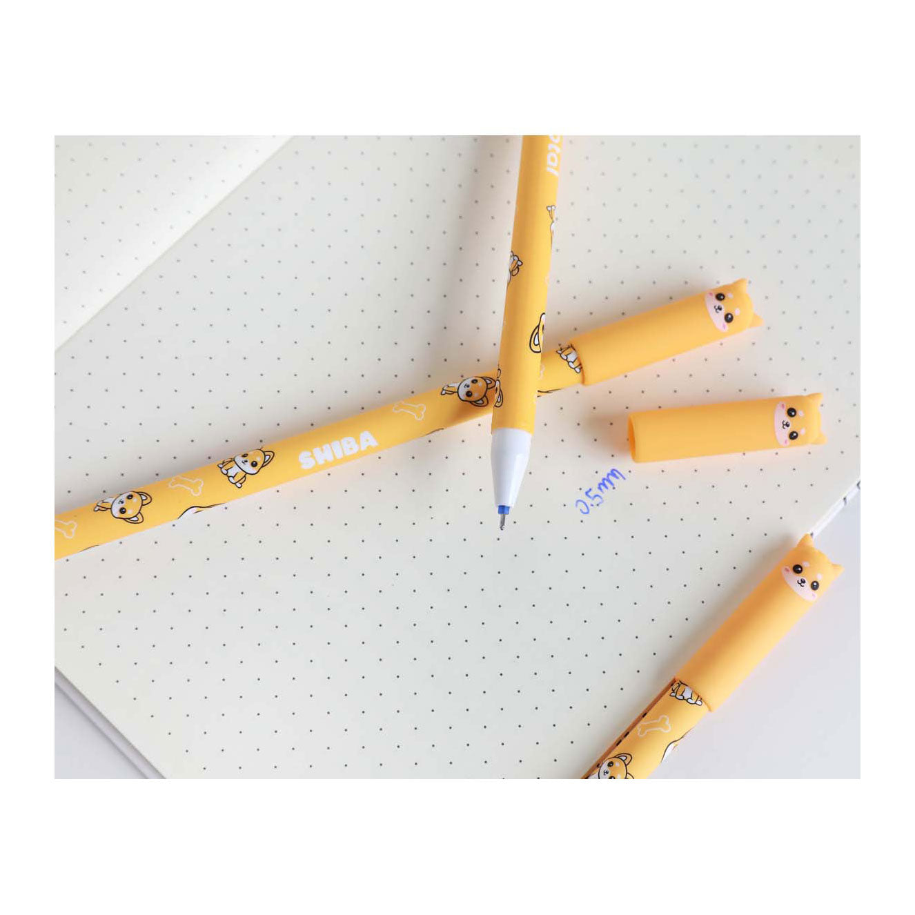 Het is een totale uitwisbare balpen met dop shiba