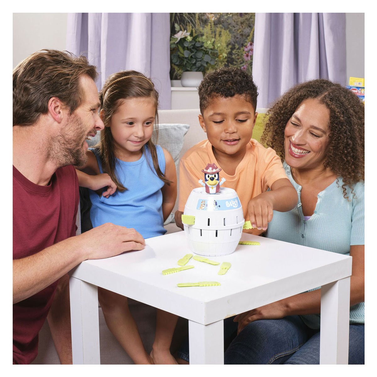 Tomy pop-up bluey in het ton kinderspel