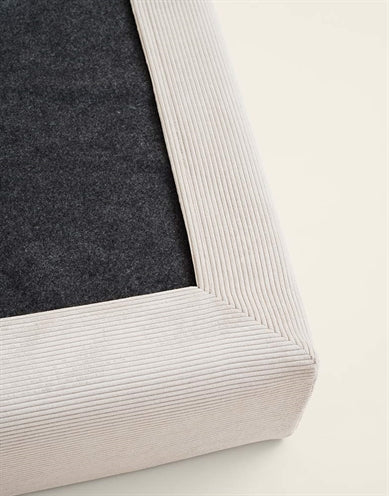 Bia bed Ribschoffel hondenmand zand