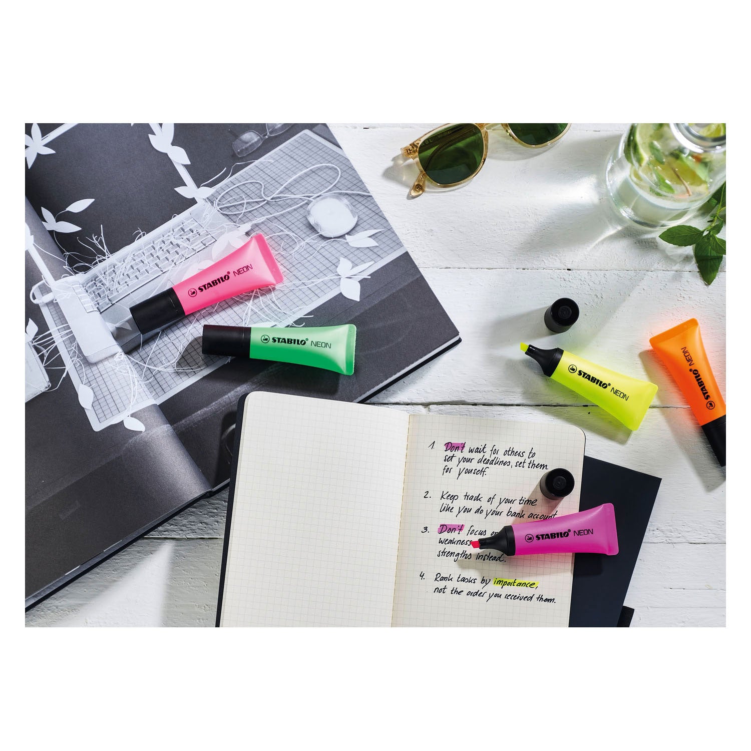 Stabilo neon - markeerstift - unieke tube vorm - etui 4 kleuren