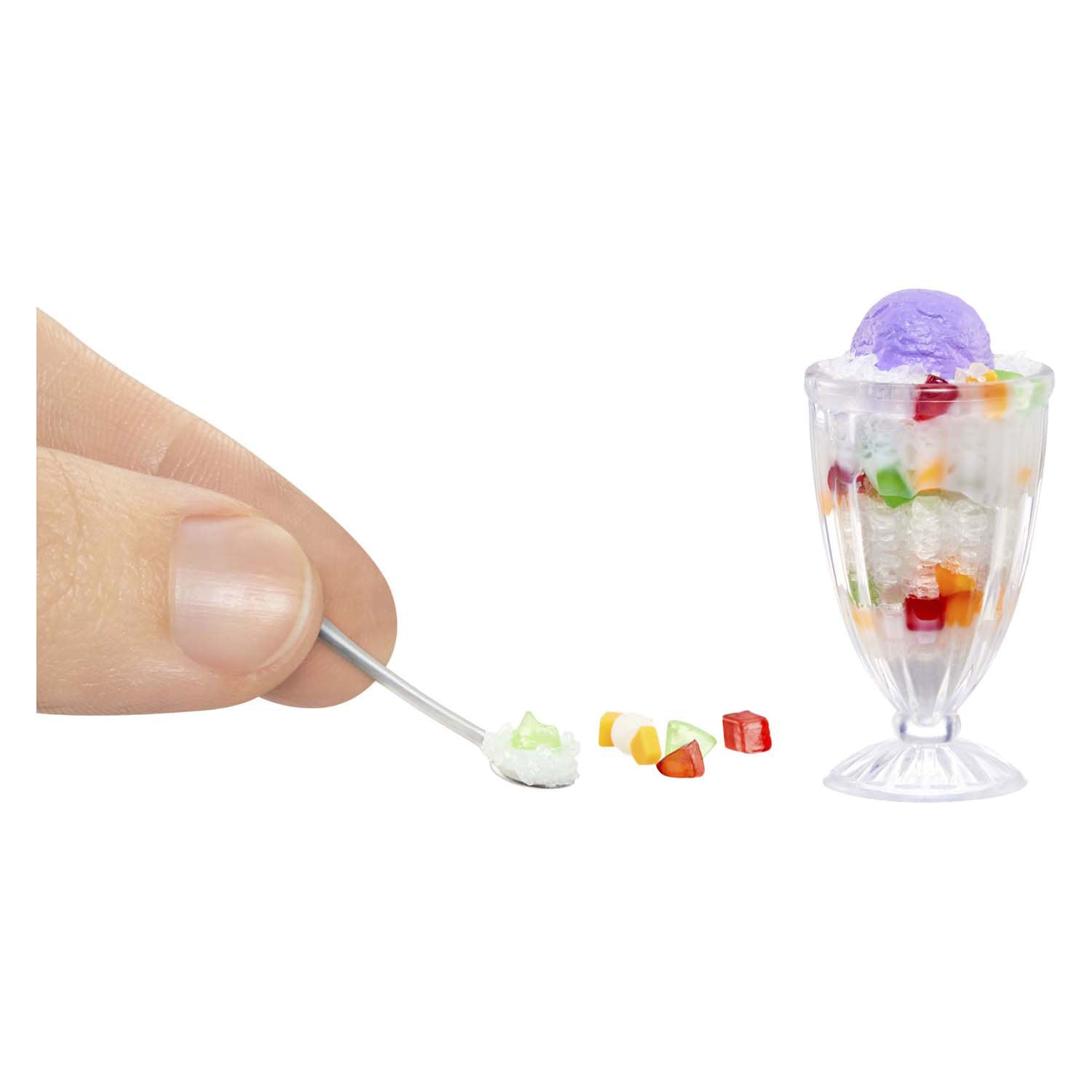 Mga entertainment MGA's miniversum maak er mini foods cafe serie 4 van