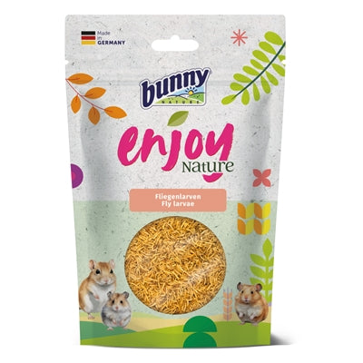 Bunny natuur geniet van de natuur vliegenlarven