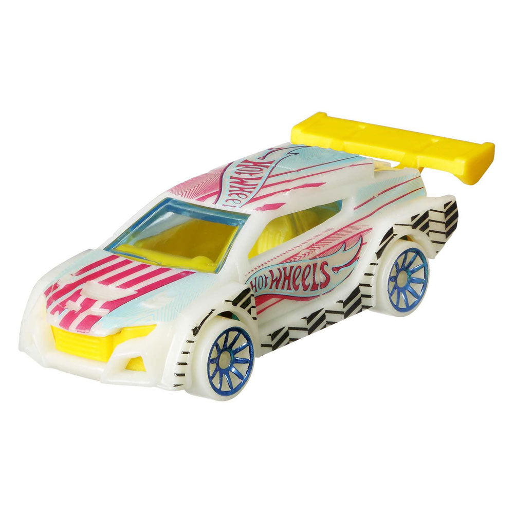 Hot wheels monster trucks set met 10 speelgoedvoertuigen die licht geven in het donker