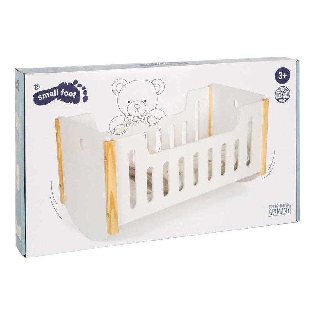Knus kleine voet - houten poppenbedje met knoopje