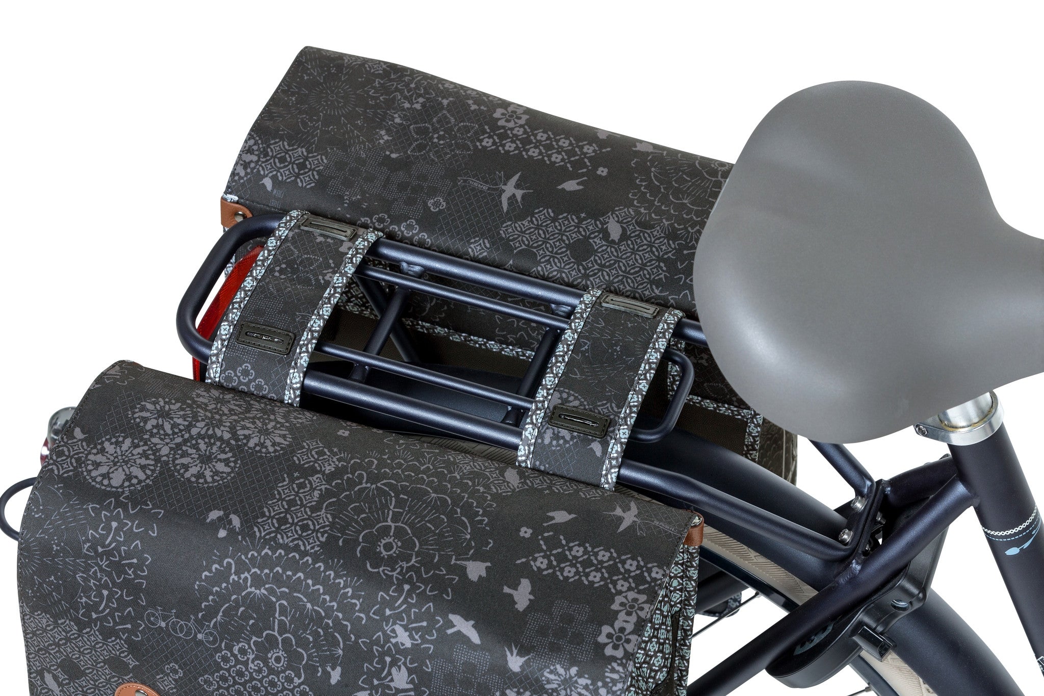 Basil Bohème Dubbele Fietstas - Zwart - 35L - Waterafstotend - Kunstleren Details