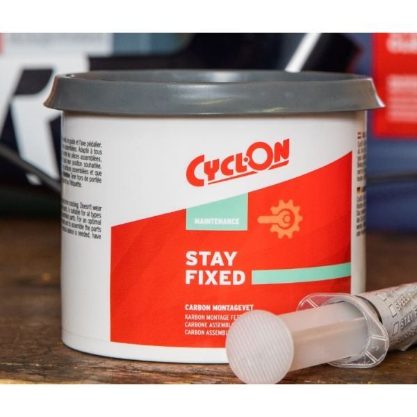 Pâte de montage Cyclon Stay Fixed Carbon 500ml.