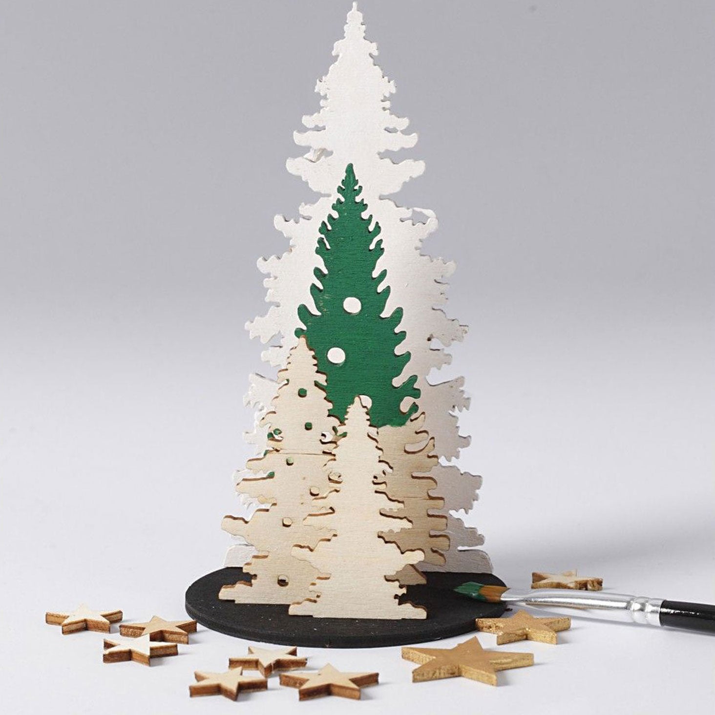Creativ company maak en versier je houten kerstbomen