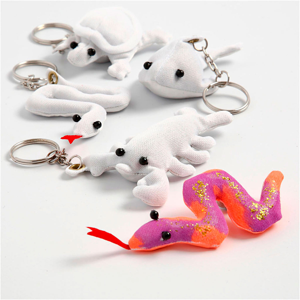 Creativ company https: www.cchobby.nl figuren-van-textiel-met-sleutelhanger-afm-4-8-cm-wit-4-stuk-1-doos