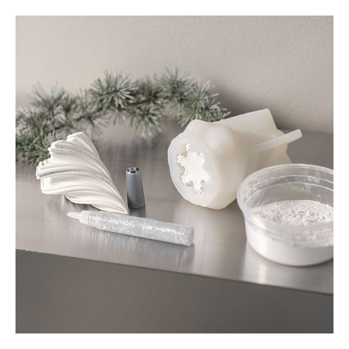 Creativ company https: www.cchobby.nl mini-hobbyset-hars-gieten-kerstbomen-wit-1-doos