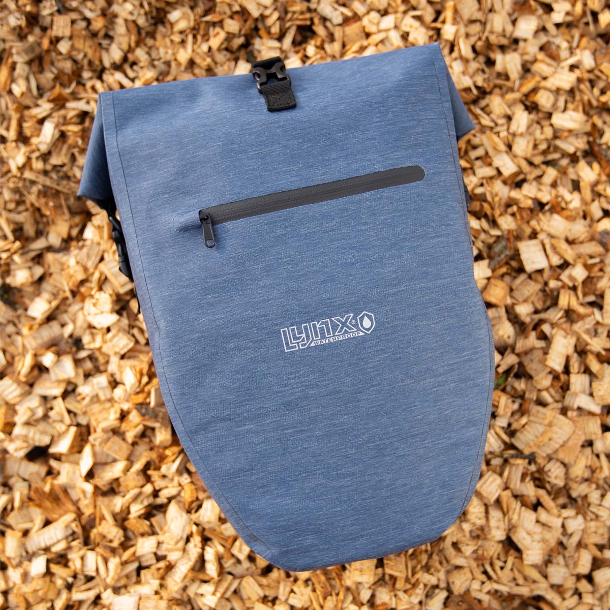 Lynx fietstas enkel tpu 28l blauw waterdichte e-bike hooi