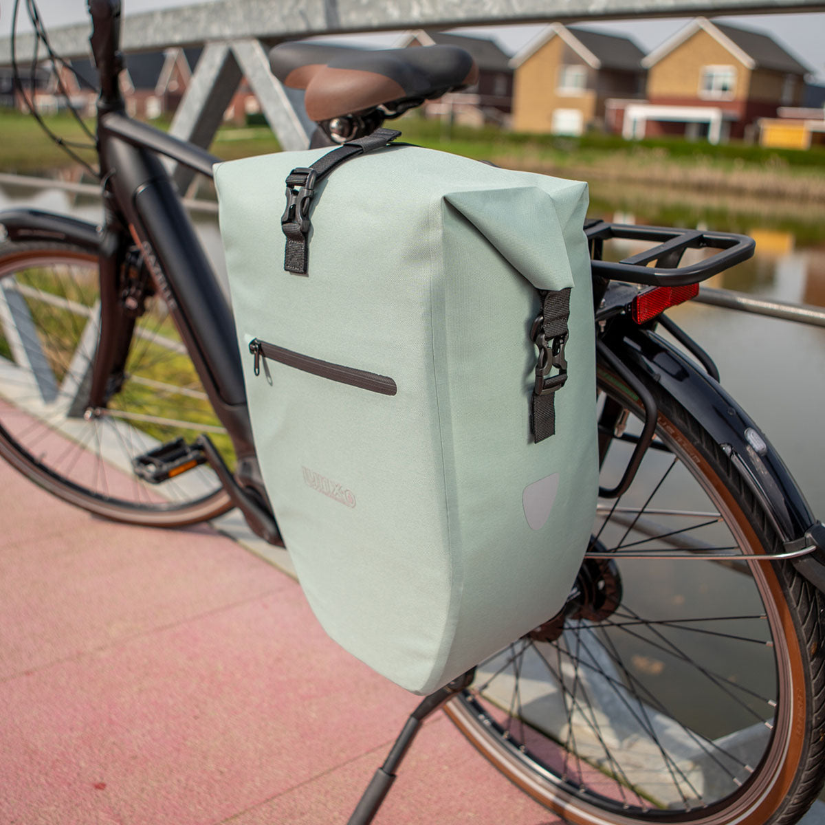 Lynx fietstas enkel tpu 28l mintgoen waterdichte e-bike hooi