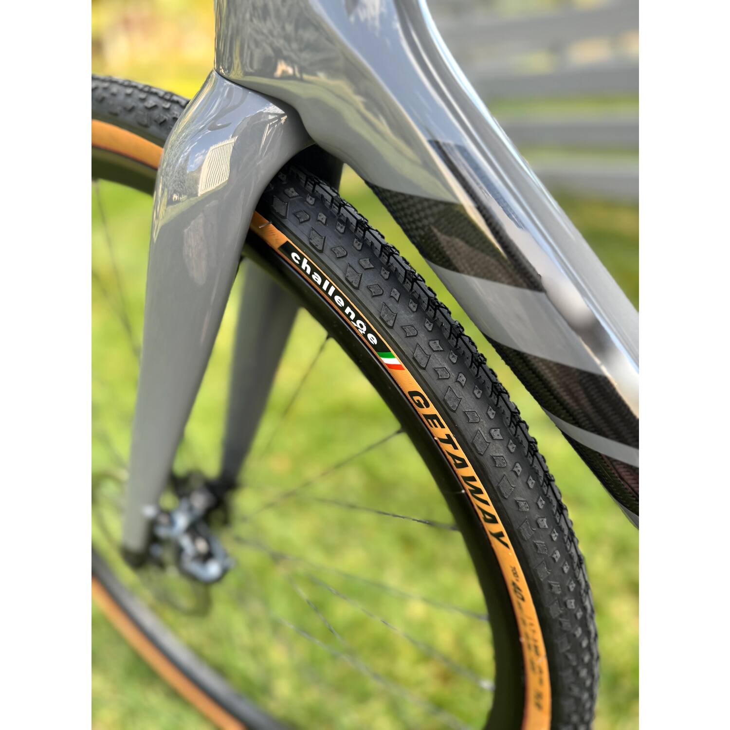 Challenge - ontsnapping race clincher tlr 700x40c zwart bruin