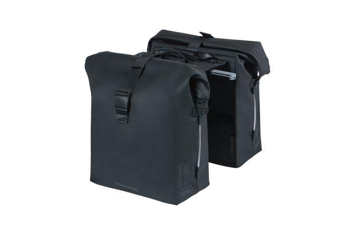 Basil SoHo dubbele fietstas Nordlicht - waterdicht, PU, rolltopsluiting, geschikt voor MIK, 41 ltr, nacht zwart