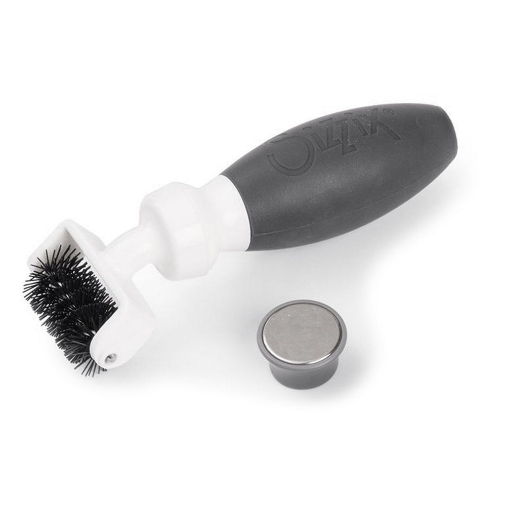 Sizzix • making tool die brush with magnetic pickup tool