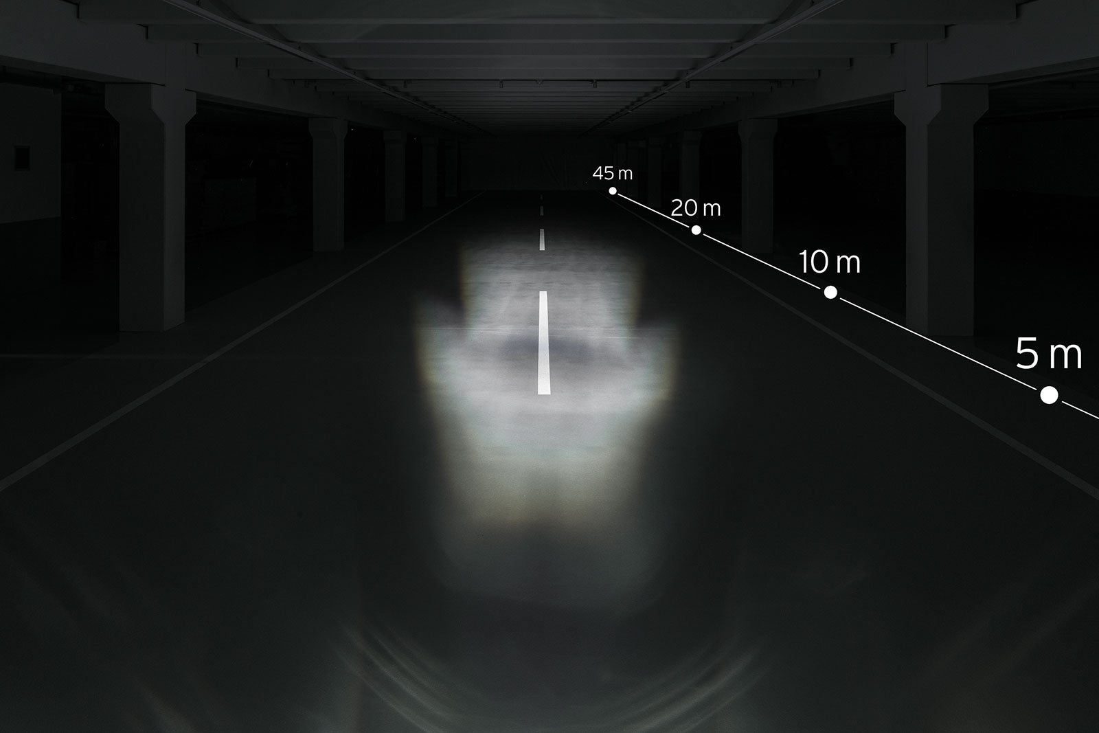 Busch Muller Koplamp Busch en Müller Lumotec Lyt BN Plus met standlicht voor naafdynamo 20 Lux zwart