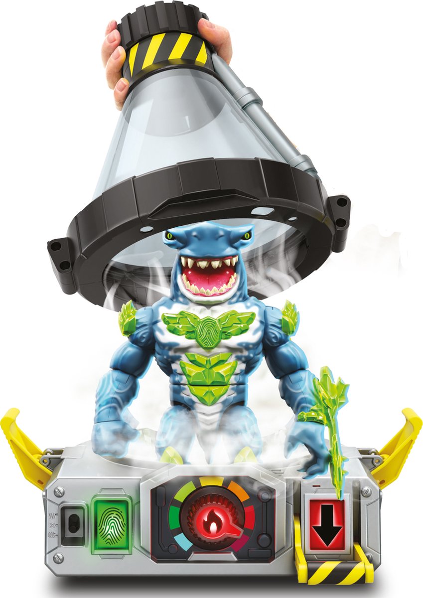 Moose Toys Beast Lab - Experiment and Create Your Own Interactive Beast - Action Figure - with Magic Mist