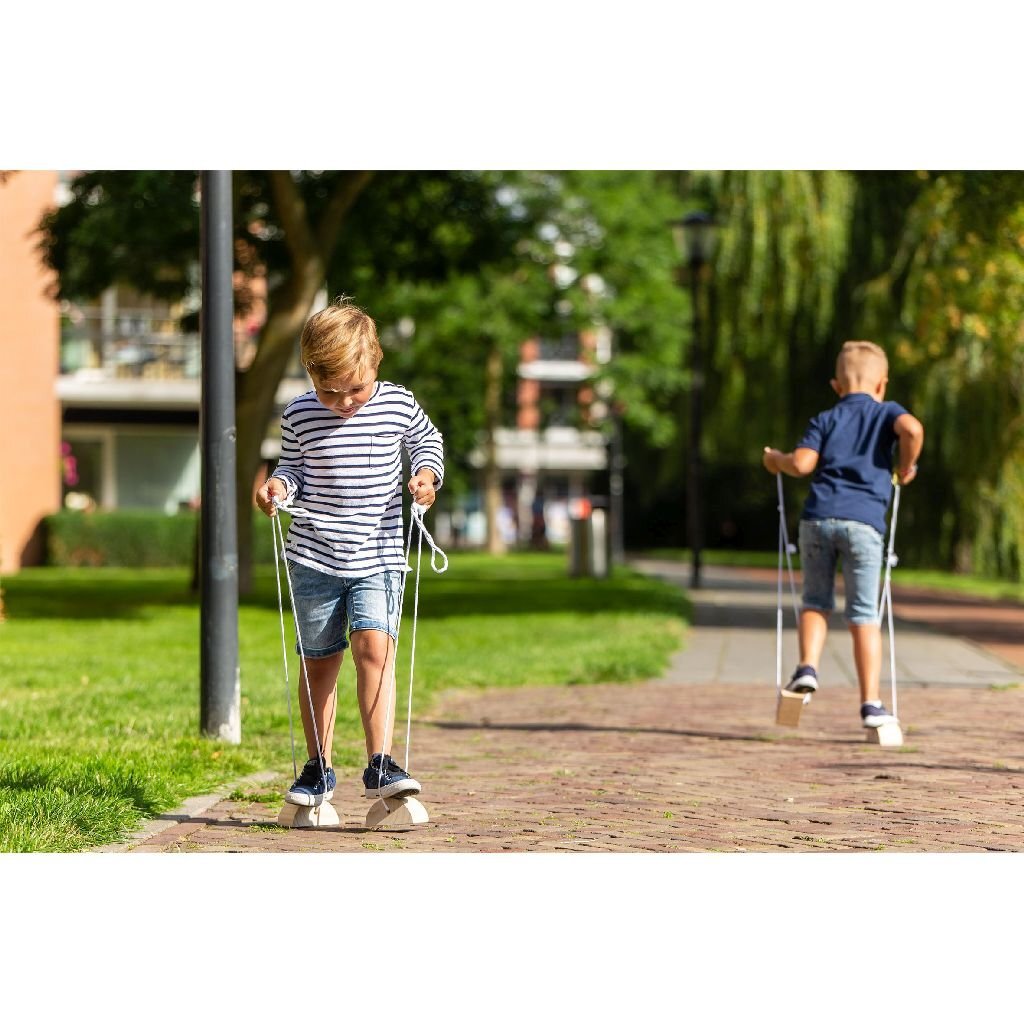 Outdoor play houten loopklossen