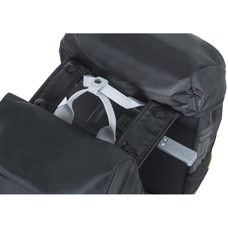 Basil dubbele fietstas miles 34 liter 13 x 26 x 35 cm (2x) - zwart lime