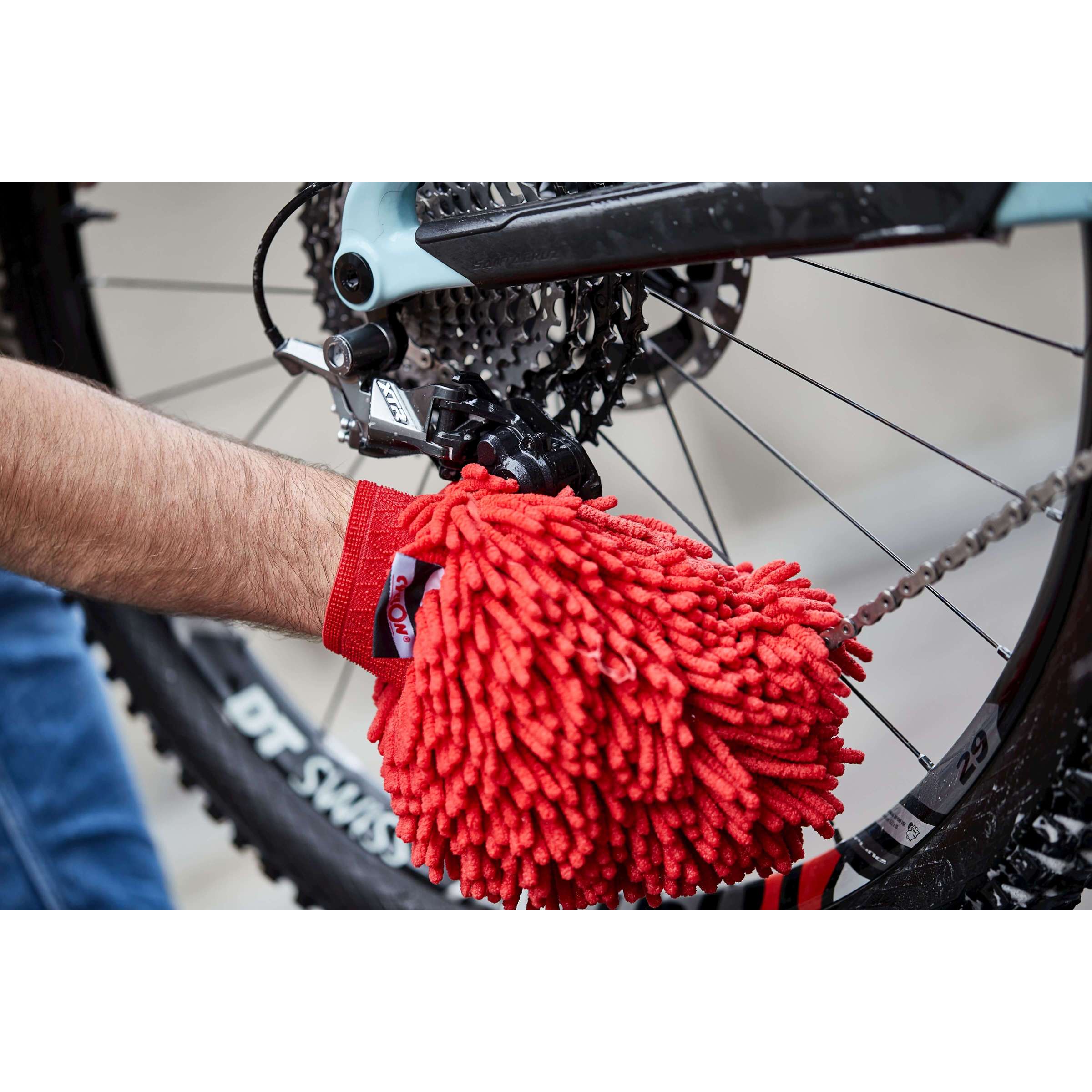 wash mitt microfiber red