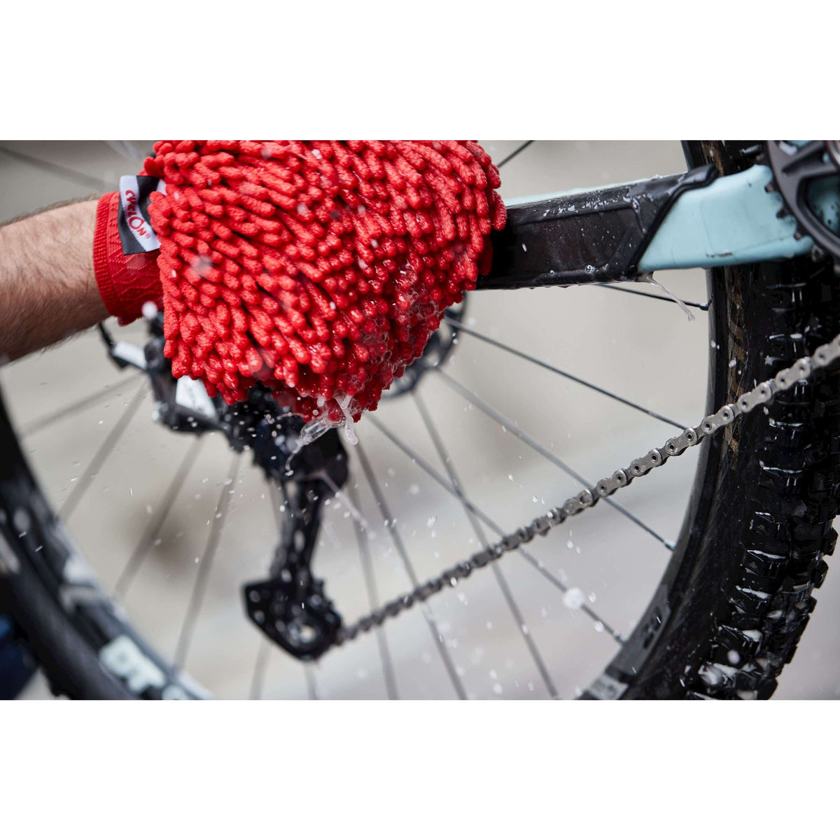 wash mitt microfiber red