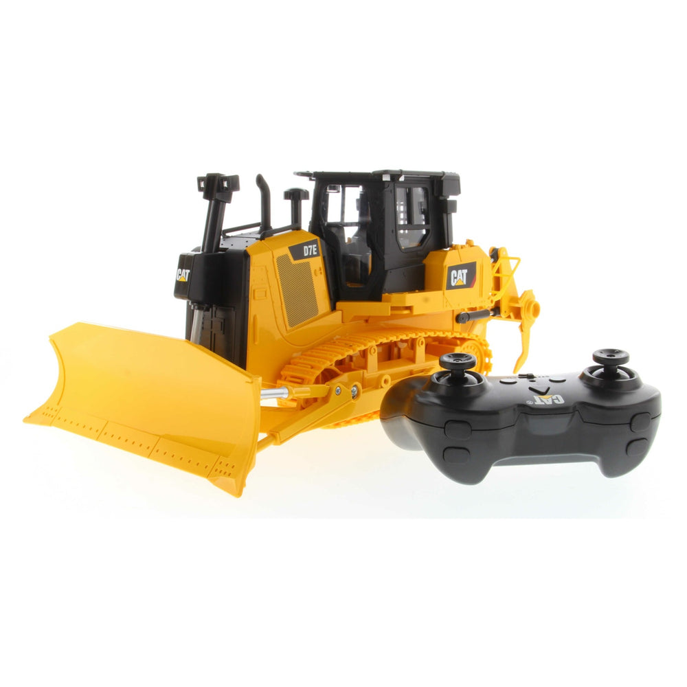 Carrera 1:24 rc cat d7e bulldozer