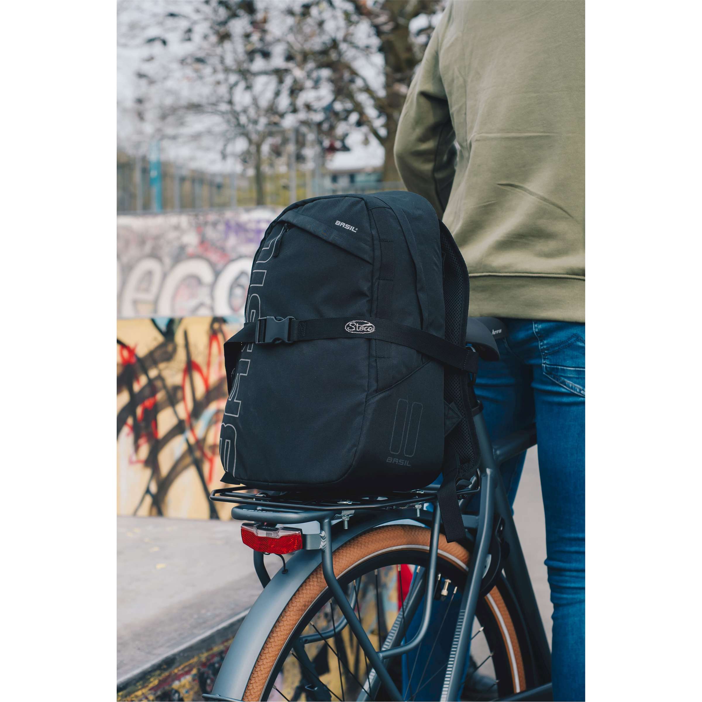 Steco monkey-mee bagagedragerverbreder met spanband zwart