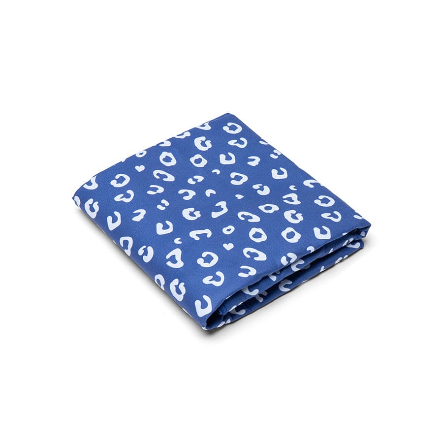 Luipaard | blauwe microvezeldoek 135 x 65 cm