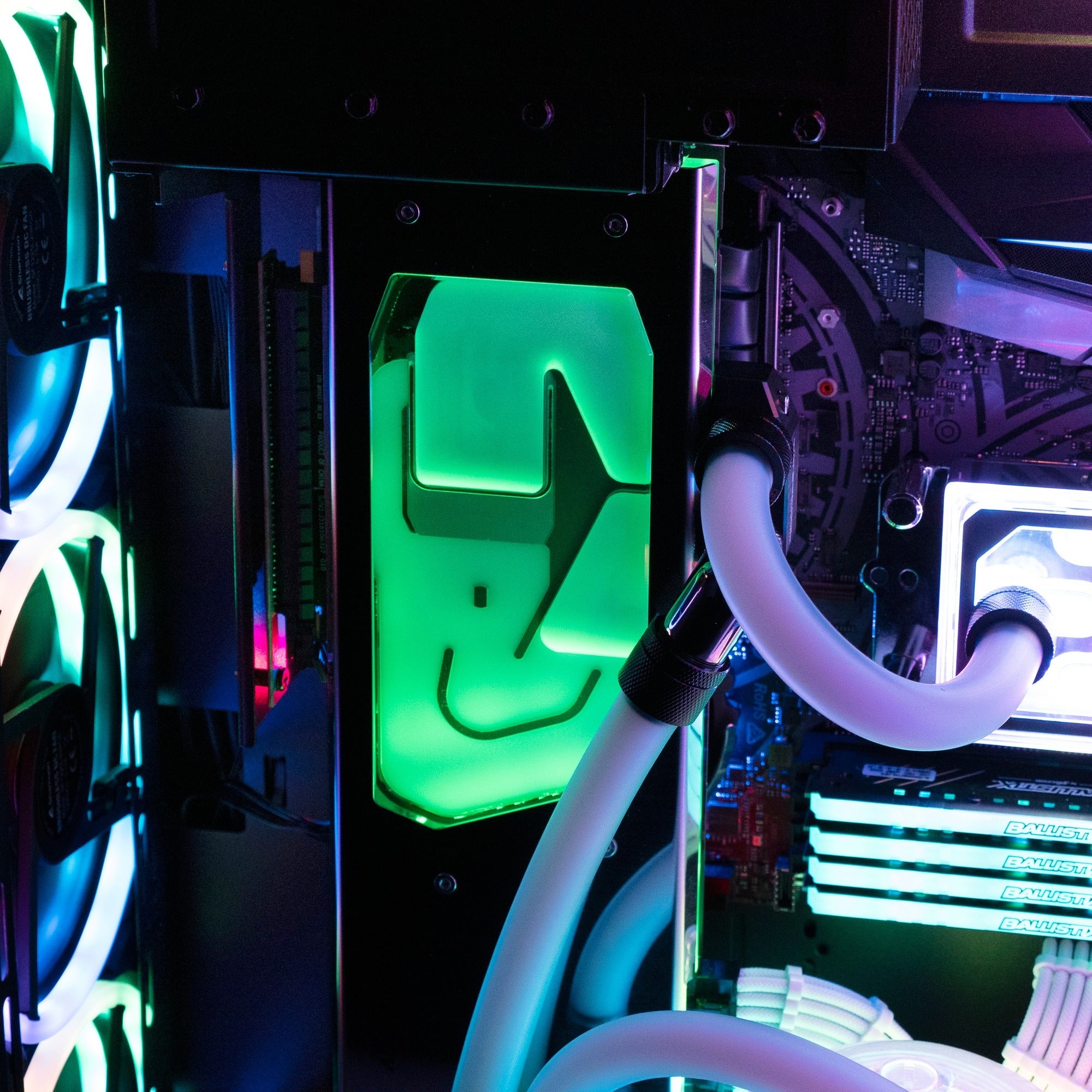 Sharkoon Sharkoon Hoekige Grafische Kaart Kit voor REV300